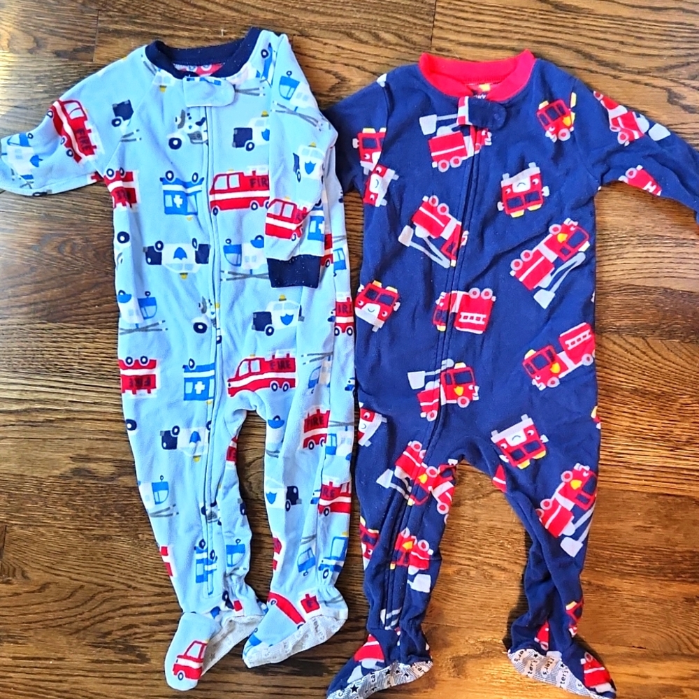 Set of 2 Carter's fleece pajamas, Size 18 months